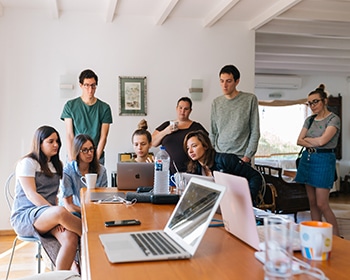 Read more about the article Lawyers Can’t Ignore Holiday Marketing